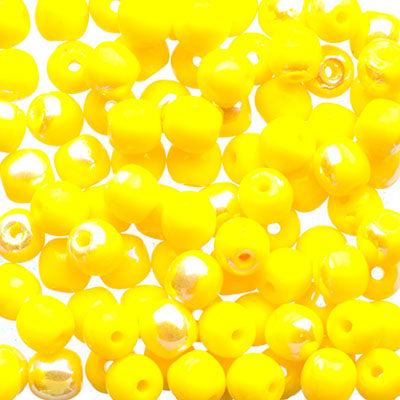 Glass Beads - 4mm - Round - Opaque Yellow AB (100)