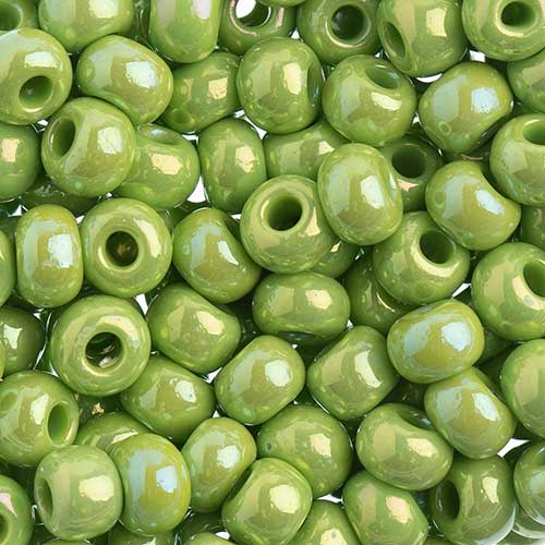 Czech - 32/0 Seed bead - Opaque Green Rainbow (250g)
