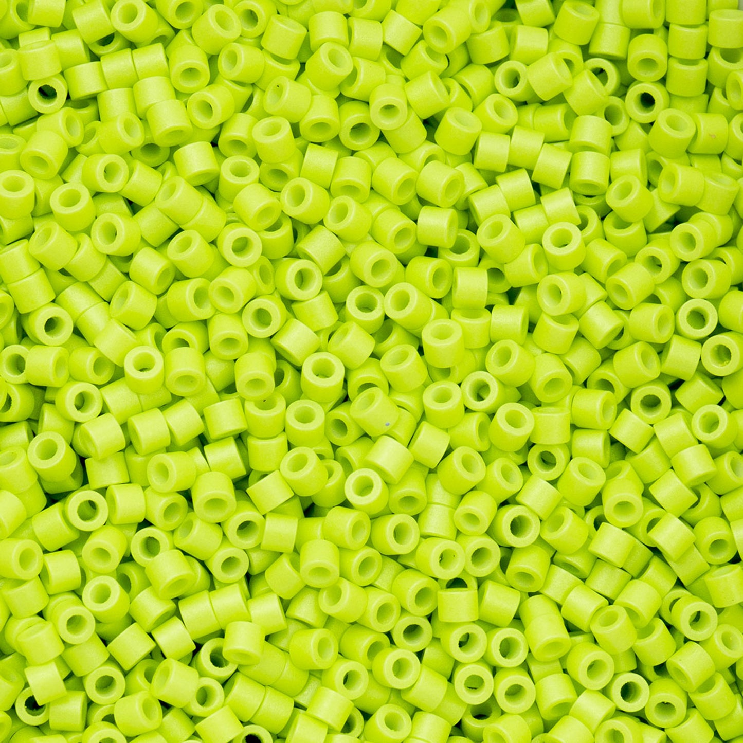 Cylin Bead - 11/0 - Opaque Chartreuse (25g)