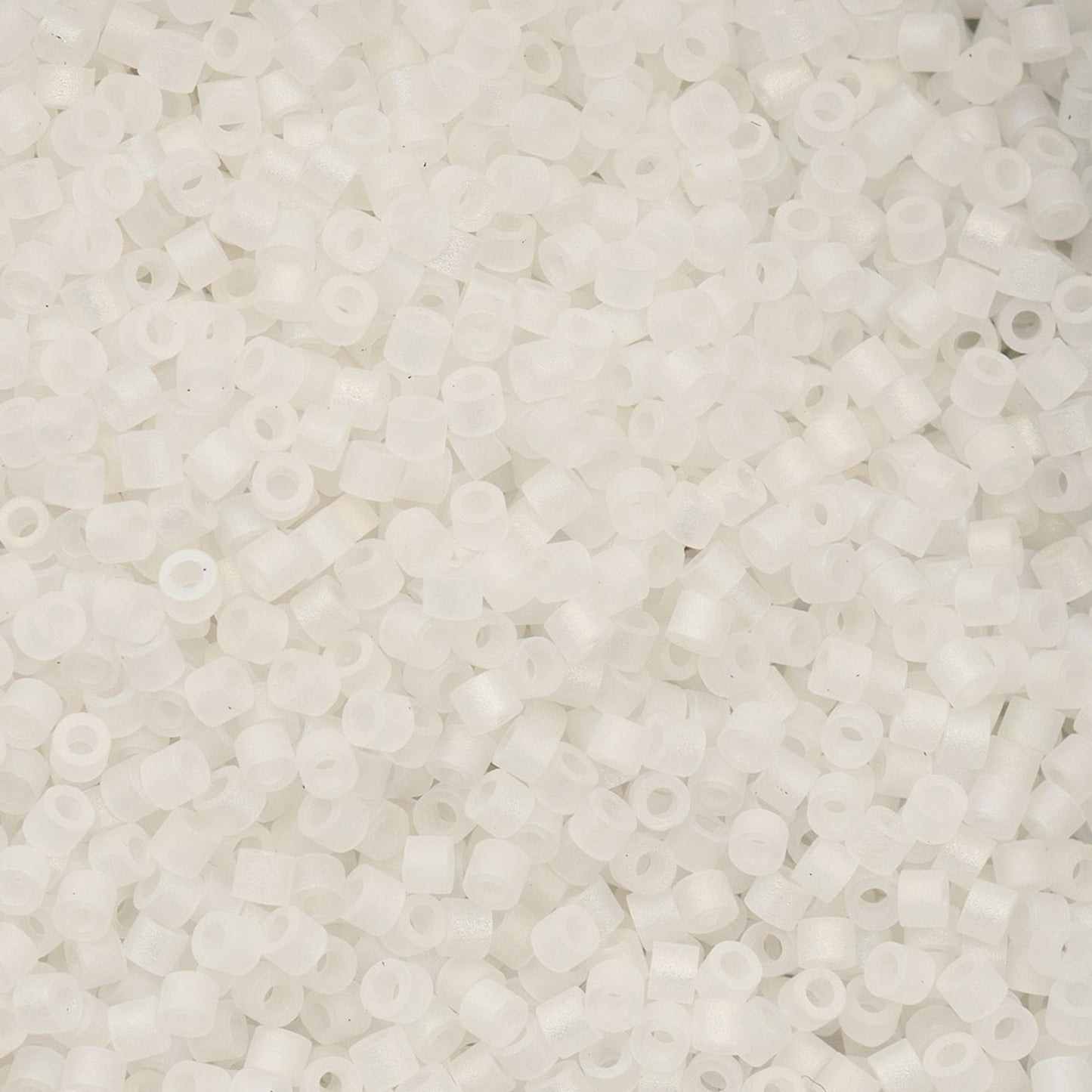 Cylin Bead - 11/0 - Matte Macaron AB - White (25g)