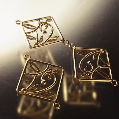 Link - Marsh Orchid Diamond - Yellow Bronze