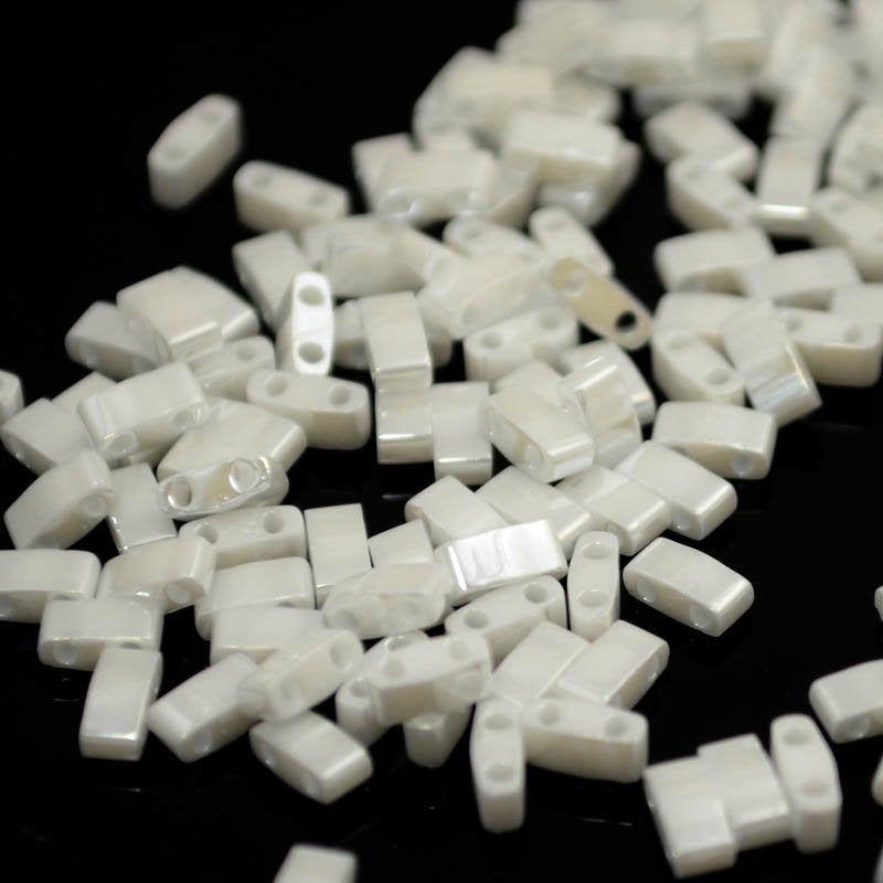 Miyuki - Half Tila - White Pearl Ceylon (5g)