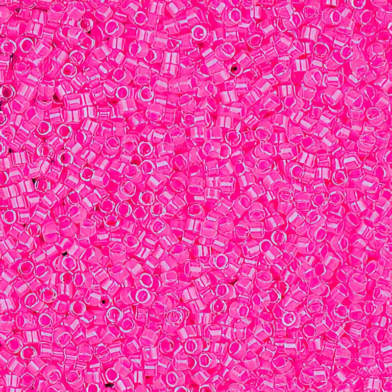 Delica 11/0 Beads - db2035 - Luminous Wild Strawberry 5.2g