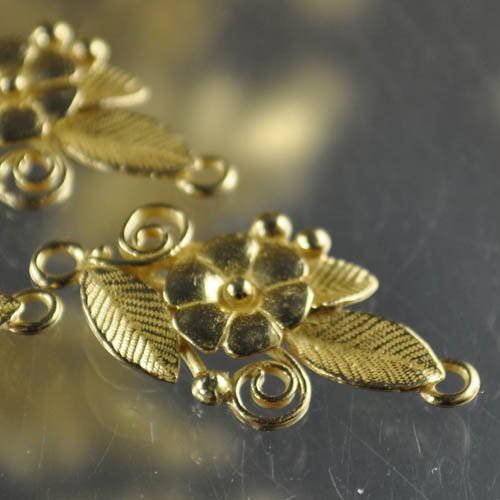 Link - Nosy Posy - Inline Connection - Brass