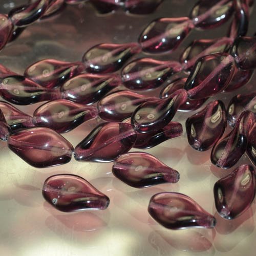 Glass Beads - Twisted Ovals - Dark Amethyst (Strand 15)