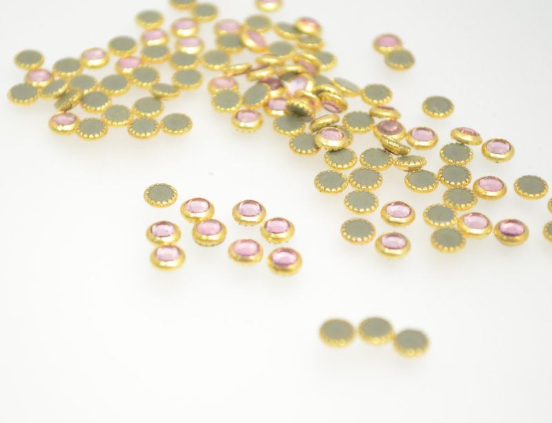 Swarovski HotFix Rhinestone -  Flatback in Bezel (2013) - Light Rose - Gold (72)