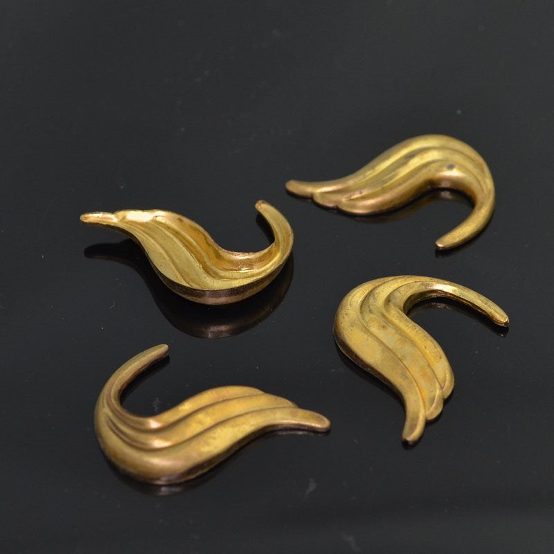 Findings - Stamped - Pony Tail / Wave - Brass