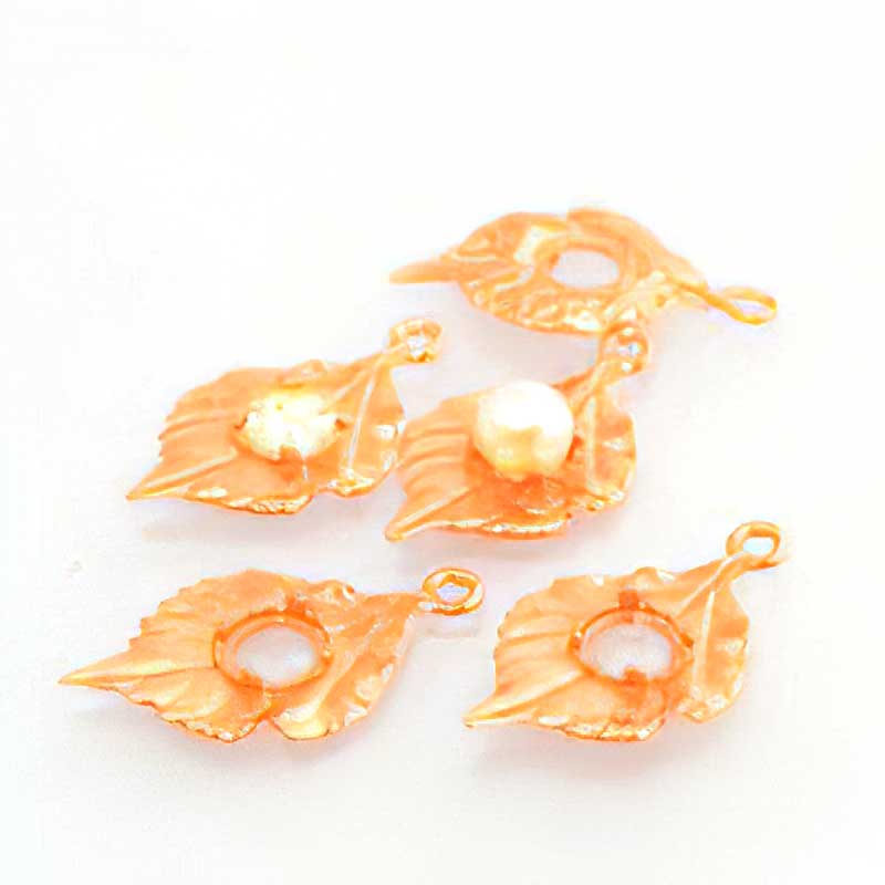 Pendant - Leaf with Round Bezel - Bright Copper