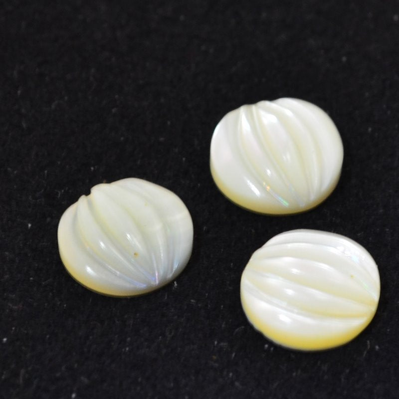 Mother of Pearl - Melon Cut Round Cabochon - Cream