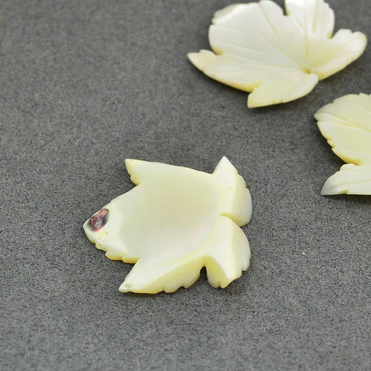 Mother of Pearl - 21mm Maple Leaf - Cream