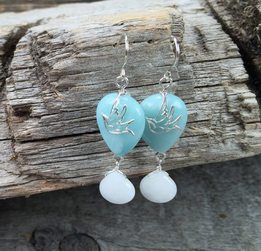 Bead Cap Sparrow in Flight - Vermeil