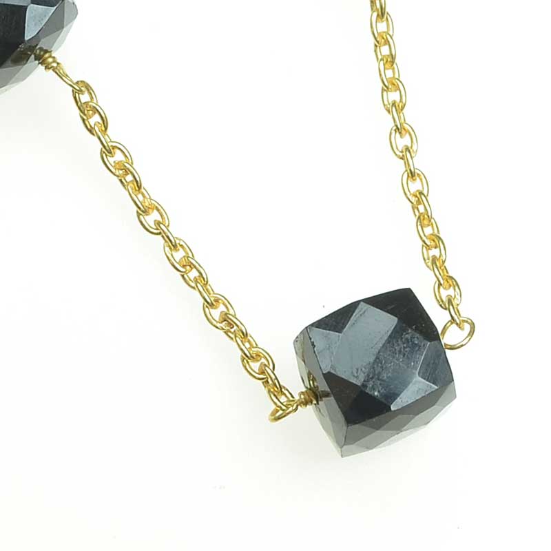 Gemstone Chain - Faceted Cubes - Onyx - Gold Plated (foot)