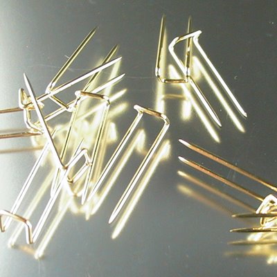 Display -  Jewellery Display Pins - Goldtone (100)