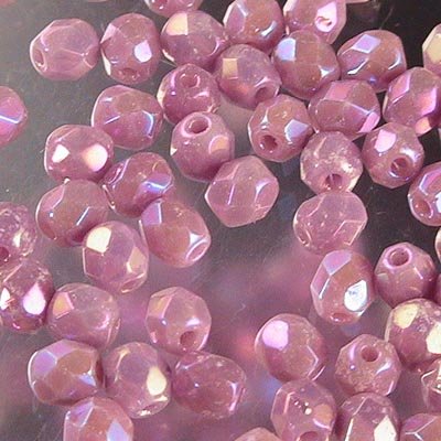 Fire Polish Faceted Round - 4mm - Opaque Lilac Alabaster AB (strand)