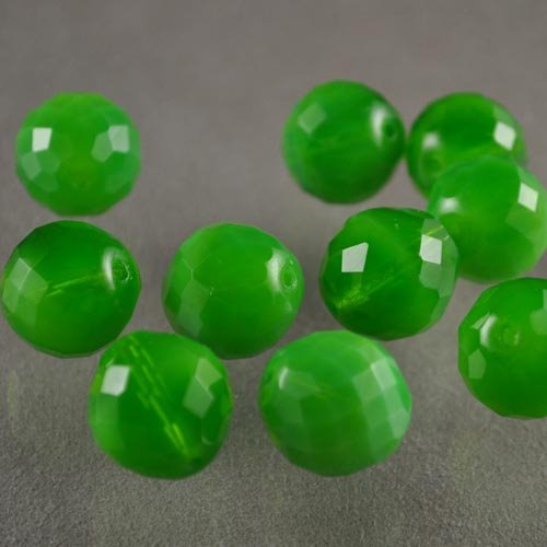 Fire Polish Faceted Round - 18mm - Grass Green Opal