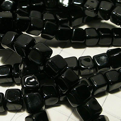 Glass - 5mm Cubes - Jet (strand)