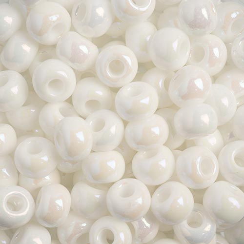 Czech - 32/0 Seed bead - Opaque Chalk White Rainbow (250g)