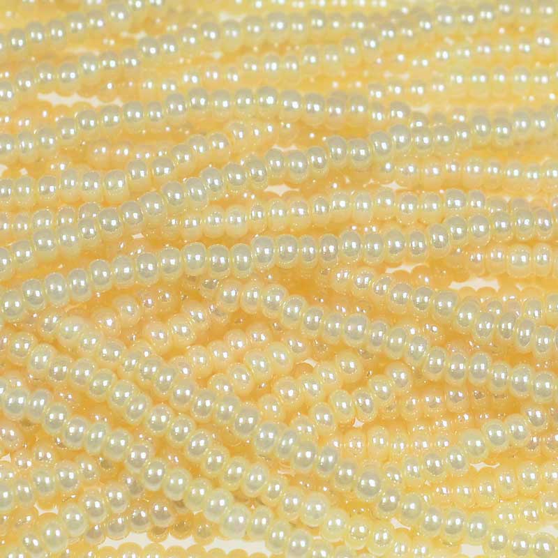 Czech Seed Beads - 11/0 - Pearl Ivory (hank)