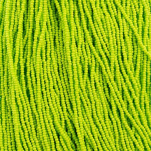 Czech - 11/0 Seed bead - Terra Intensive Light Green (500g Strung)