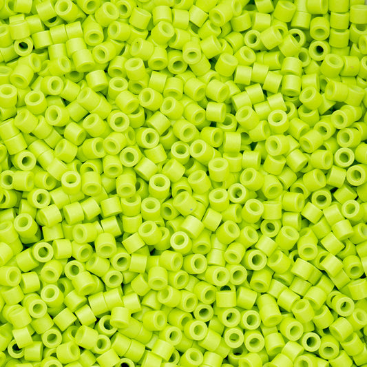 Cylin Bead - 11/0 - Opaque Chartreuse (25g)