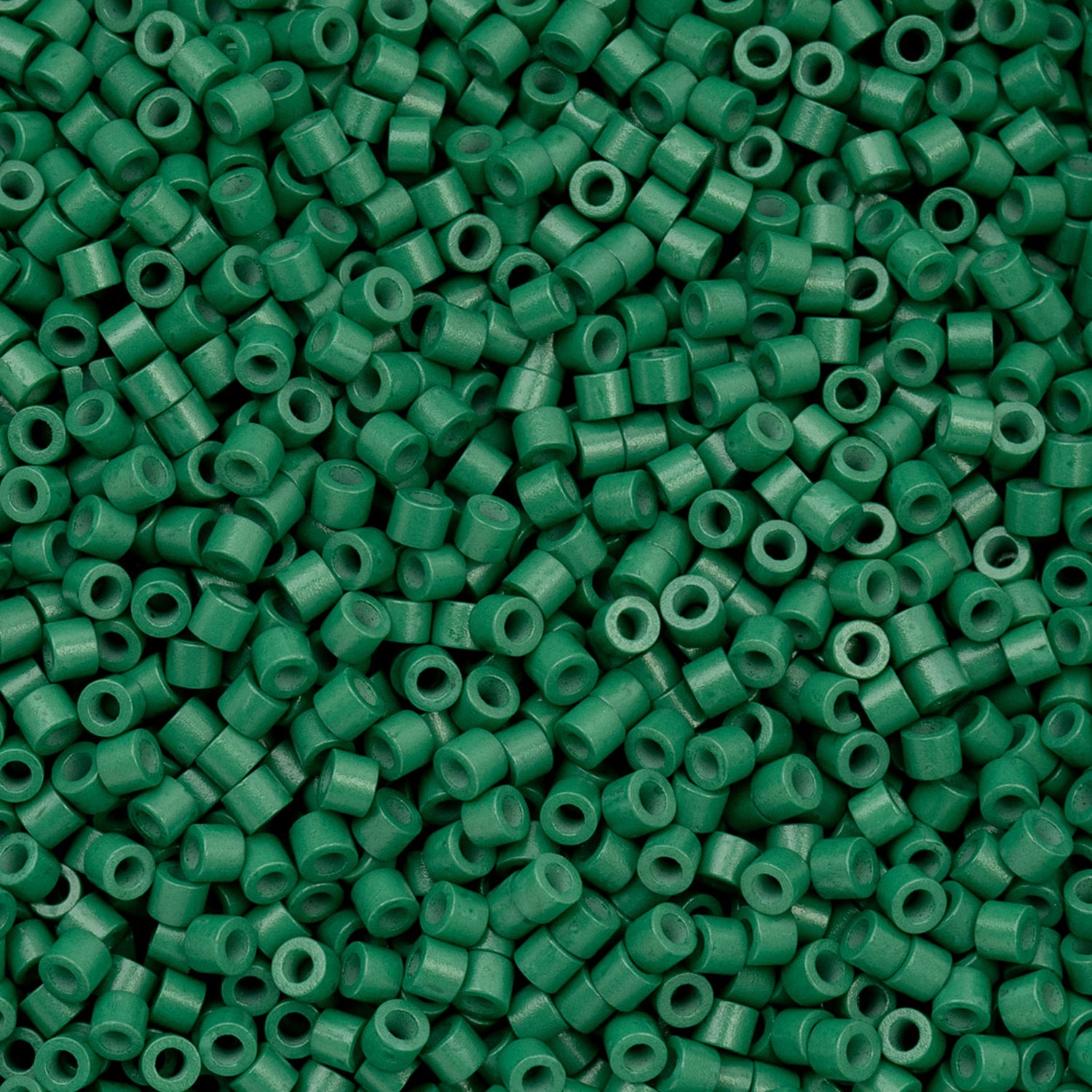 Cylin Bead - 11/0 - Opaque Emerald Green (25g)