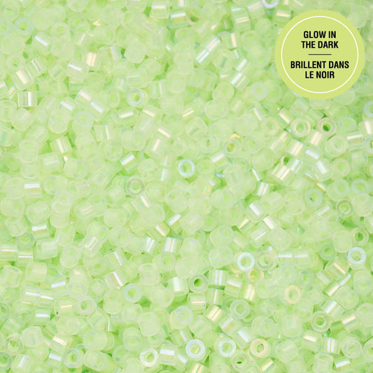 Cylin Bead - 11/0 - Glow in Dark AB - Light Green (25g)