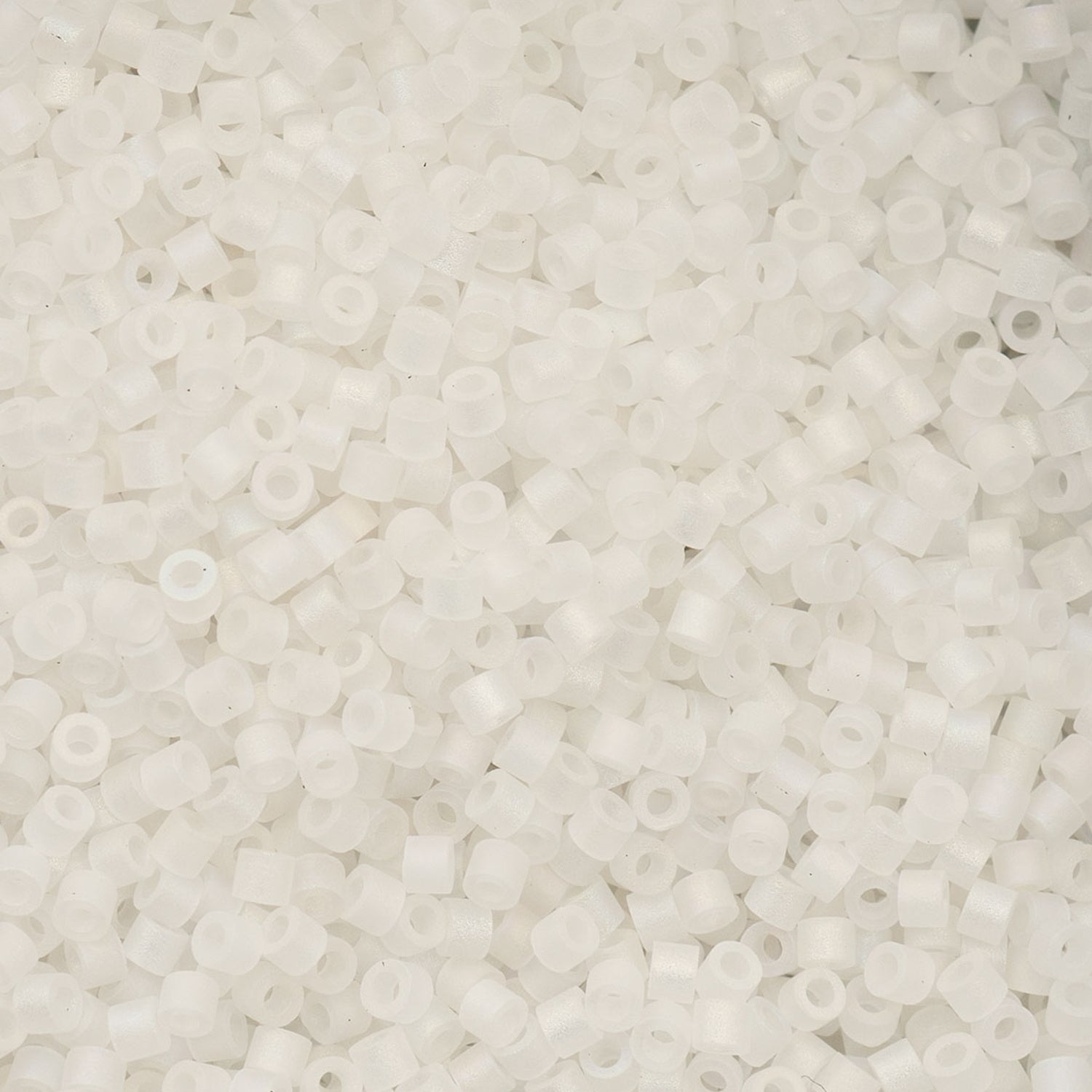Cylin Bead - 11/0 - Matte Macaron AB - White (25g)