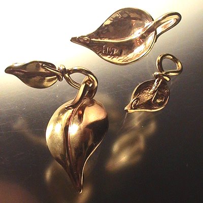 Hook and Eye Clasp - Smaller Smooth Leaf Pair (With Outhook) - Yellow Bronze