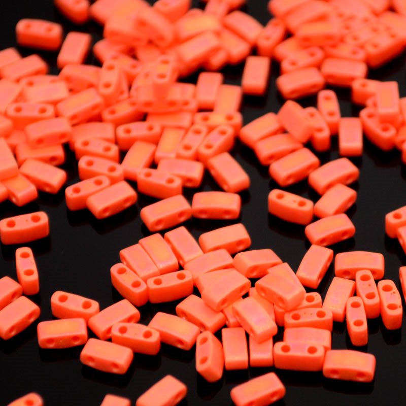 Miyuki -  Half Tila - Matte Coral Rainbow (5g)