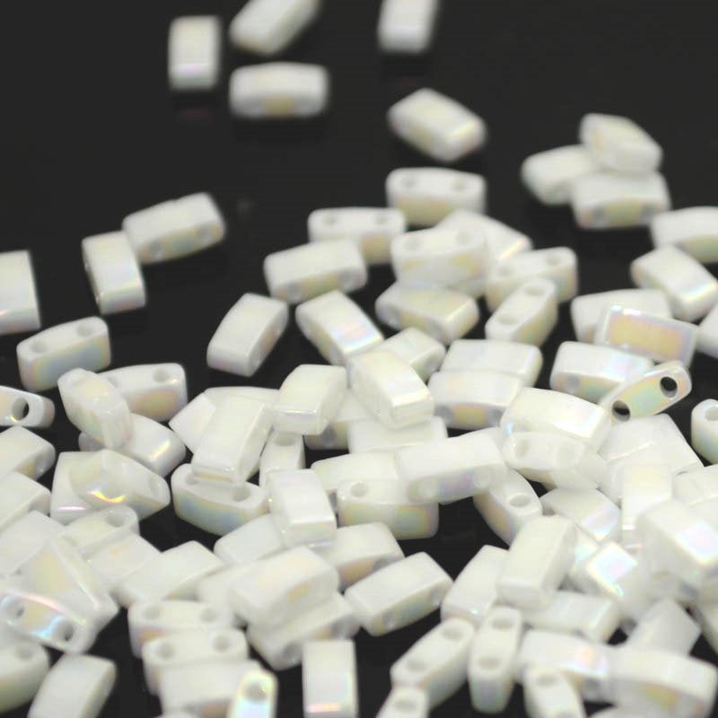 Miyuki -  Half Tila - White Pearl AB (5g)