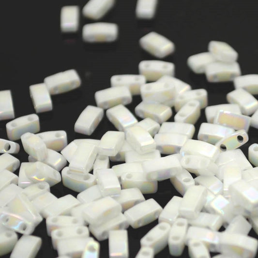 Miyuki -  Half Tila - White Pearl AB (5g)