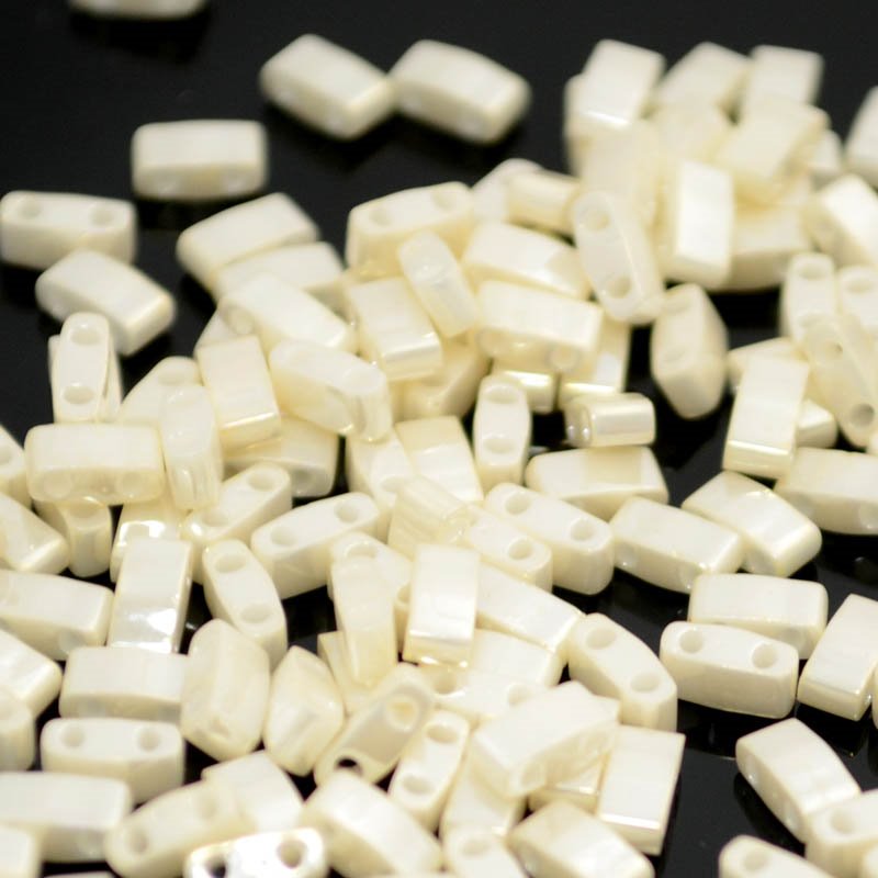 Miyuki -  Half Tila - Light Ivory Ceylon (5g)