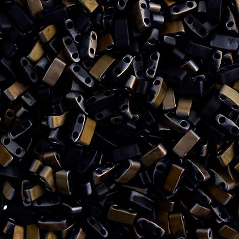 Miyuki -  Half Tila - Black Opaque Valentinite Matte (50g)