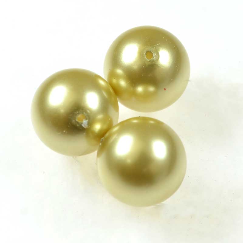 Preciosa (tm) Pearl - 4mm - Round - Vanilla