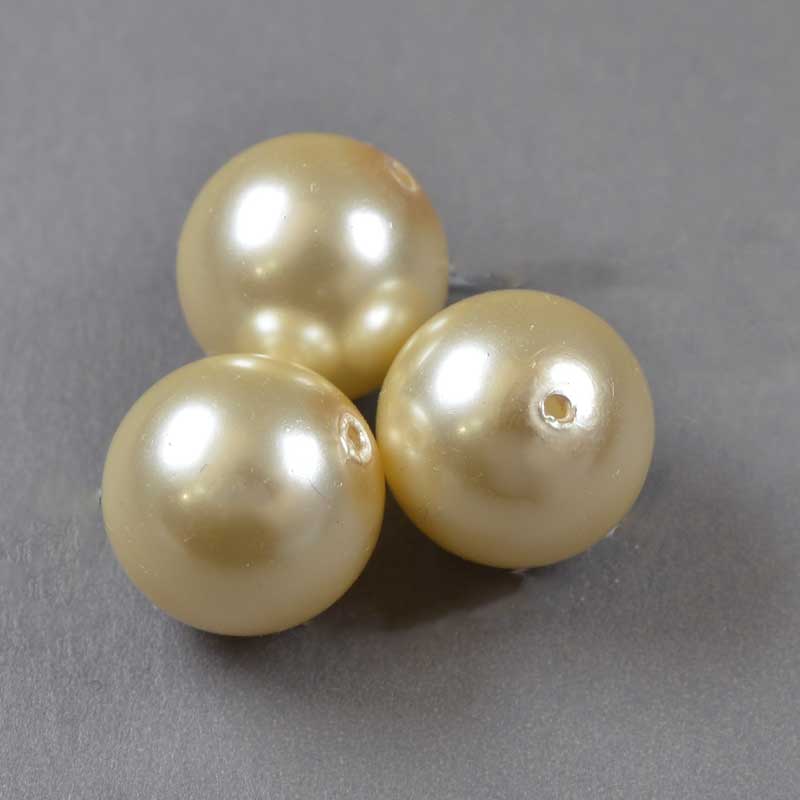 Preciosa (tm) Pearl - 6mm - Round - Cream