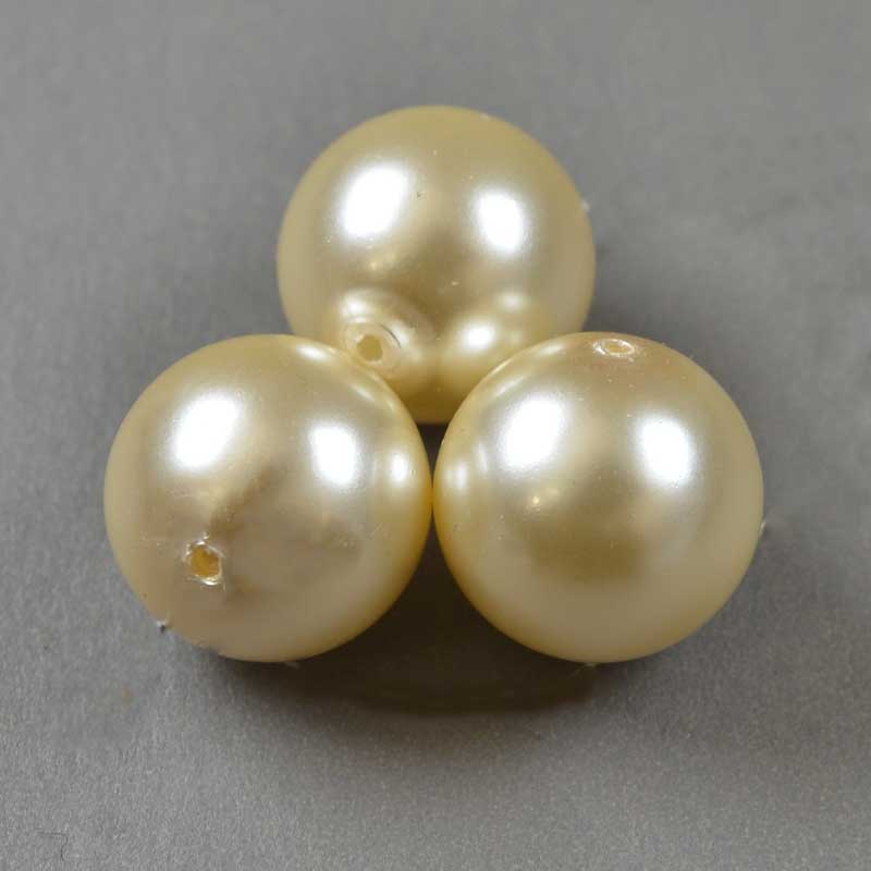 Preciosa (tm) Pearl - 8mm - Round - Cream