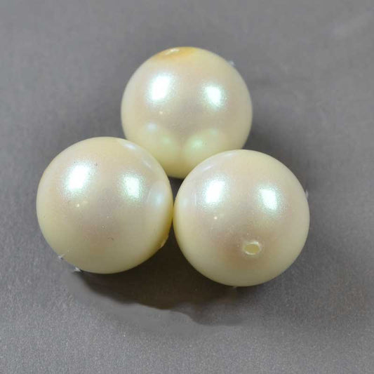 Preciosa (tm) Pearl - 10mm - Round - Pearlescent Cream