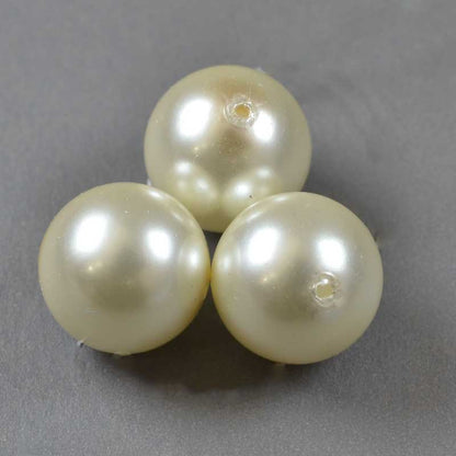 Preciosa (tm) Pearl - 12mm - Round - Cream