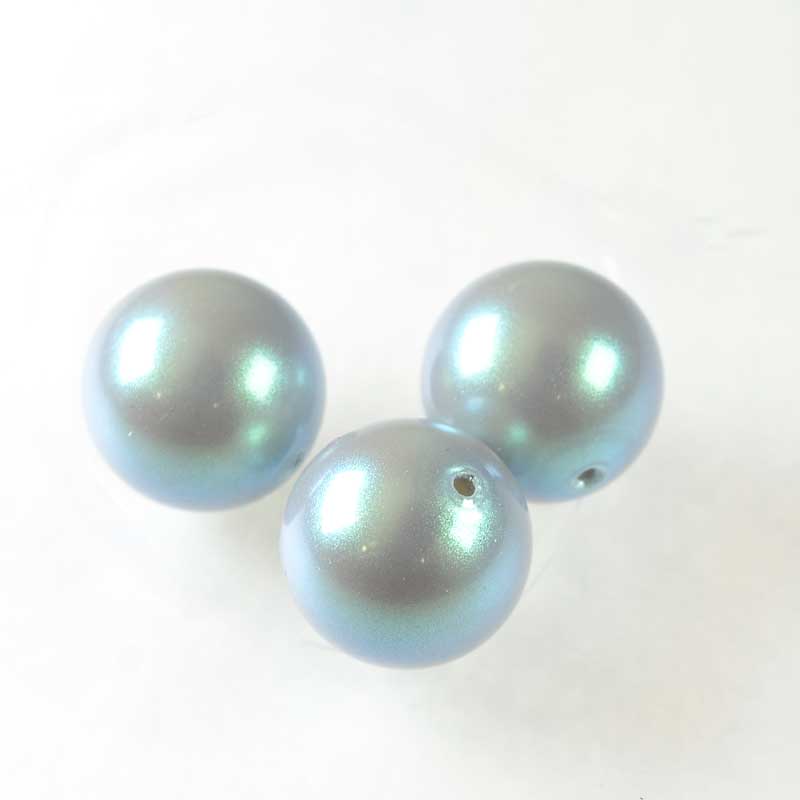 Preciosa (tm) Pearl - 12mm - Round - Pearlescent Grey