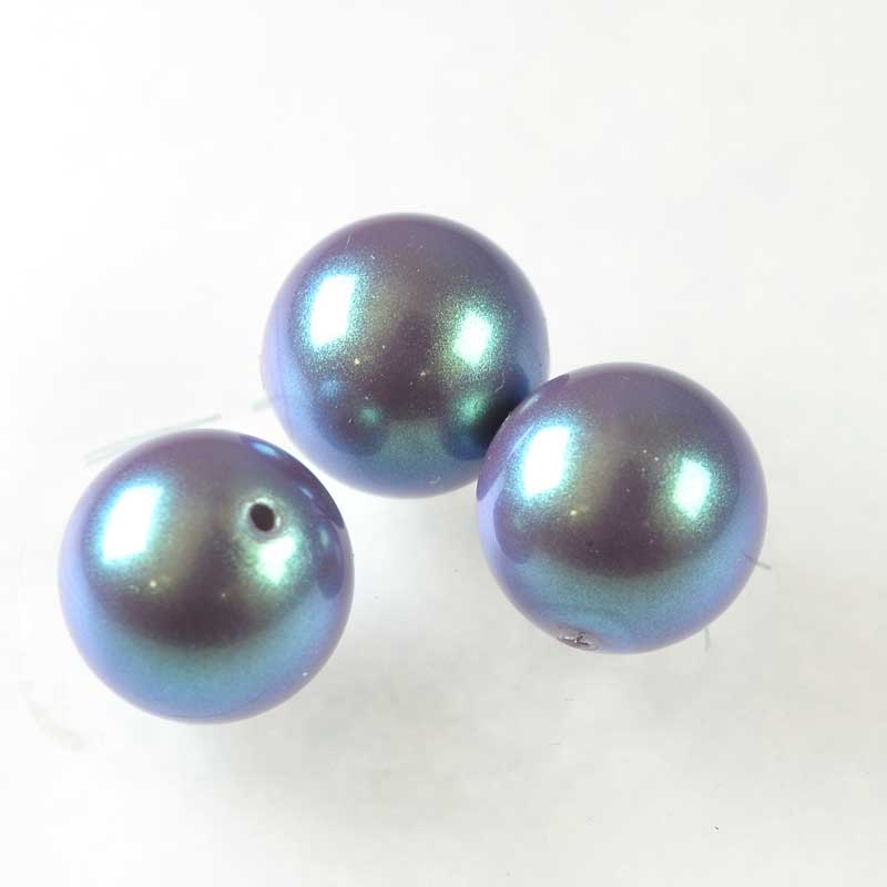 Preciosa (tm) Pearl - 12mm - Round - Pearlescent Violet