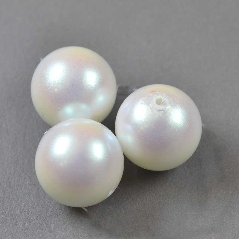 Preciosa (tm) Pearl - 12mm - Round - Pearlescent White