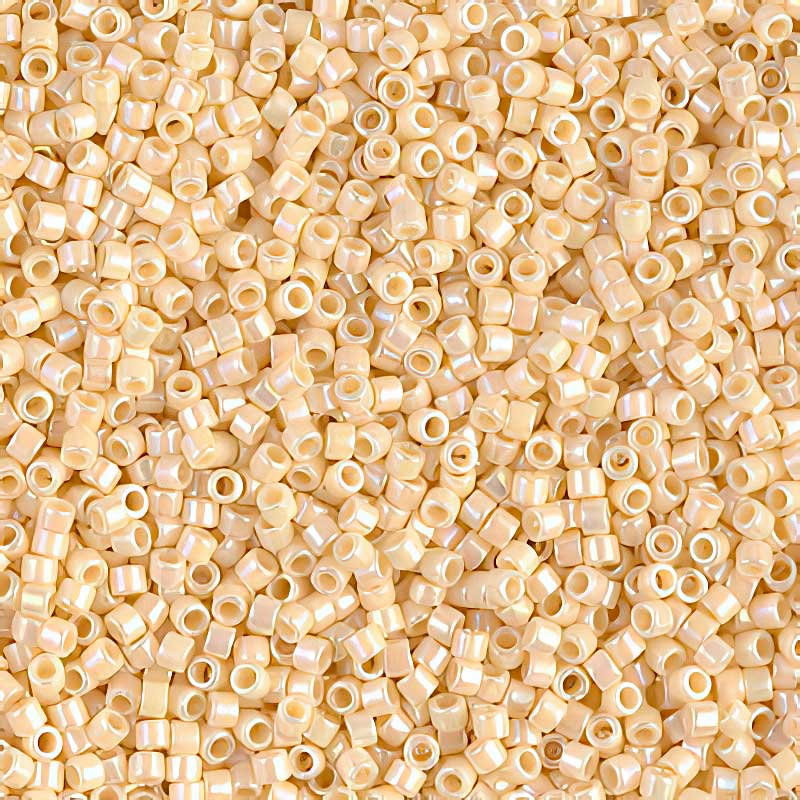 Delica Beads 11/0 - db0157b - Opaque Cream AB 50g