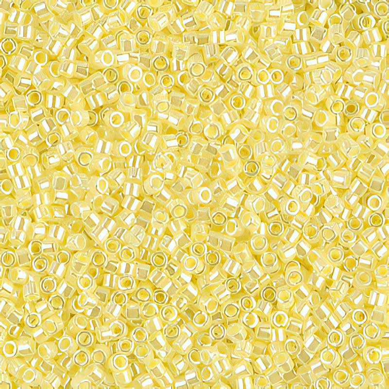 Delica Beads 11/0 - db0232b - Lined Crystal/Pale Yellow Luster 50g