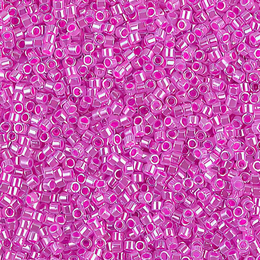 Delica Beads 11/0 - db0247b - Lined Crystal/Fuchsia 50g