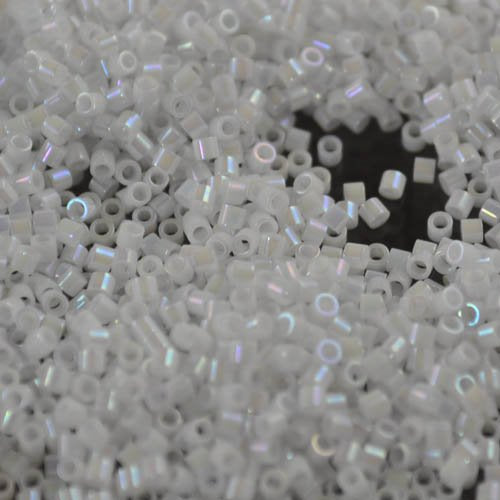 Delica Beads 15/0 - db15-0202b - White Pearl Opaque AB 50g