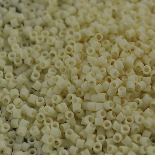 Delica Beads 15/0 - db15-0352b - Cream Opaque Matte Glazed Luster 50g