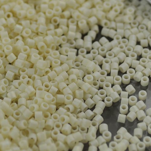 Delica Beads 15/0 - db15-0883b - Matte Cream AB 50g
