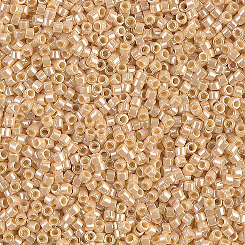 Delica Beads 11/0 - db1561b - Opaque Pear Luster 50g