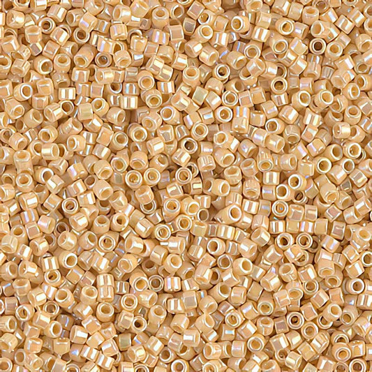 Delica Beads 11/0 - db1571b - Opaque Pear AB 50g