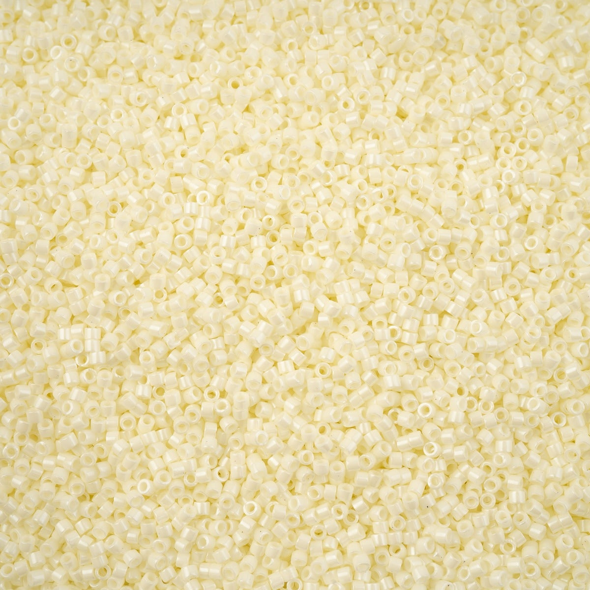 Delica Beads 11/0 - db2402b - Opaque Cream Luster 50g